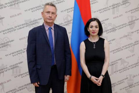 Министр ОНКС Армении приняла посла Польши