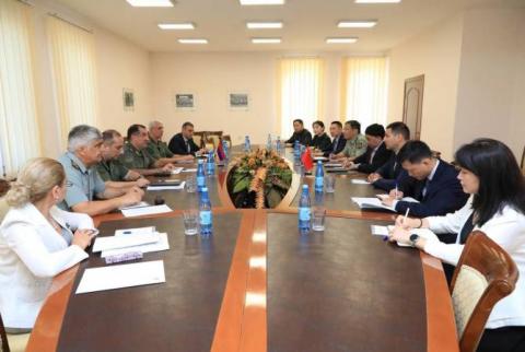 Ermenistan SK Genelkurmay Başkanı, Çin Savunma Bakanlığı Ulusal Savunma Teknolojileri Üniversitesi heyetini kabul etti