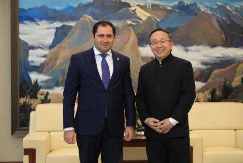 Министр обороны Армении поздравил с 96-й годовщиной создания китайской армии