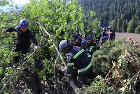 Число погибших на курорте в горах Грузии увеличилось до 11