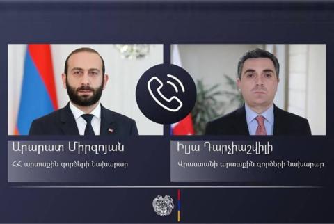 Ararat Mirzoyan a proposé à son homologue géorgien une aide pour surmonter les conséquences des glissements de terrain