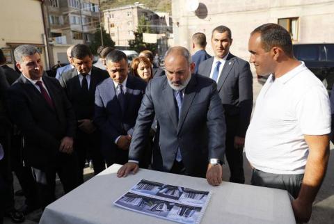 El primer ministro Nikol Pashinyan se familiarizó con los proyectos de inversión en Kapan