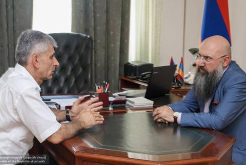 Speaker of Parliament of Nagorno-Karabakh holds meeting with head of Russian community 