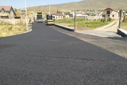 Սեւան համայնքի Ծովագյուղ եւ Ծաղկունք գյուղերում ընթանում են ներհամայնքային ճանապարհների ասֆալտապատման աշխատանքներ