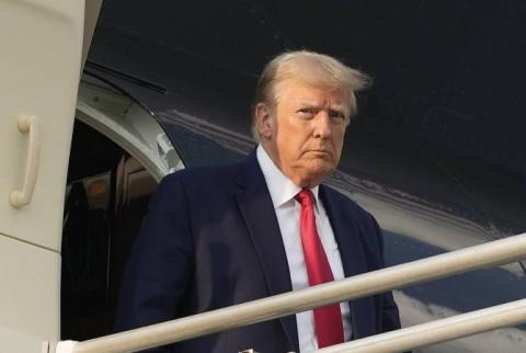 Дональд Трамп стал заключенным номер P01135809, затем был выпущен под залог