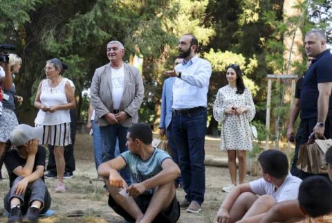 Foreign Minister Ararat Mirzoyan visits Armenian children in Slovenia’s Debeli Rtič health resort and medical center