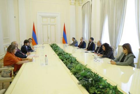 Armenian PM meets with Chairman of Foreign Affairs Committee of French National Assembly 