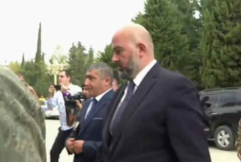 Nagorno-Karabakh representatives arrive to Yevlakh for talks with Azerbaijani authorities 