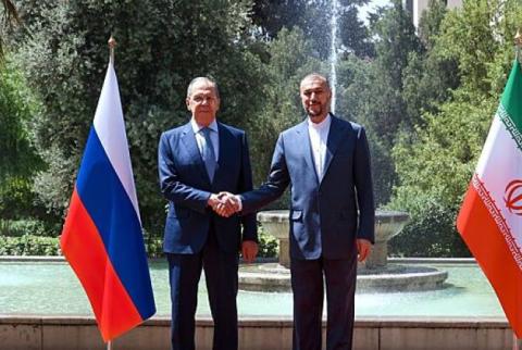 Министры ИД России и Ирана обсудили ситуацию в Закавказье