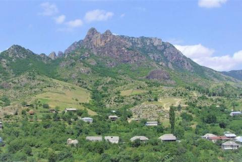 First refugees from Nagorno-Karabakh arrive to Armenia