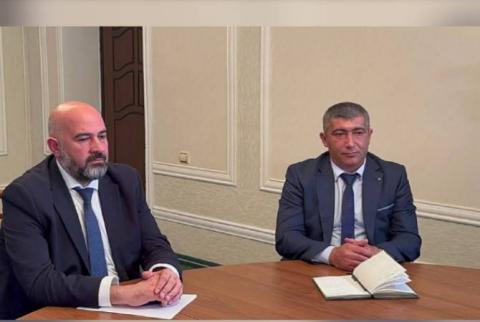 Comenzó la tercera reunión de los representantes de Nagorno Karabaj y Azerbaiyán en Yevlaj