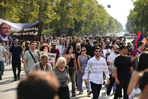 Hundreds rally in support of Ruben Vardanyan, other captives; Aurora slams ‘outrageous and politically motivated arrest'