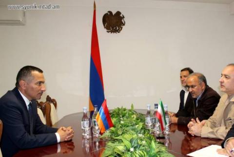 Syunik İdari Bölgesi Başkanı İran'ın Ermenistan Büyükelçisi ile görüştü