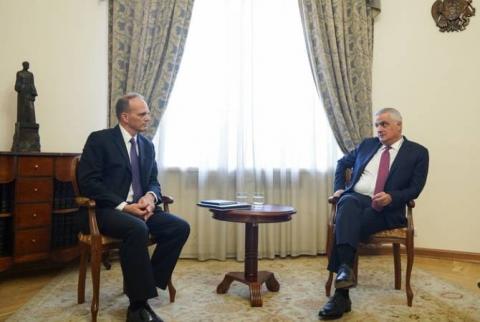 Вице-премьер Мгер Григорян принял заместителя руководителя USAID