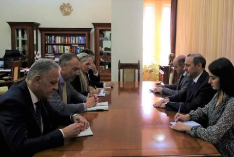 Секретарь Совбеза Армении и спецпредставитель ЕС обсудили предстоящую встречу Пашинян-Алиев-Мишель