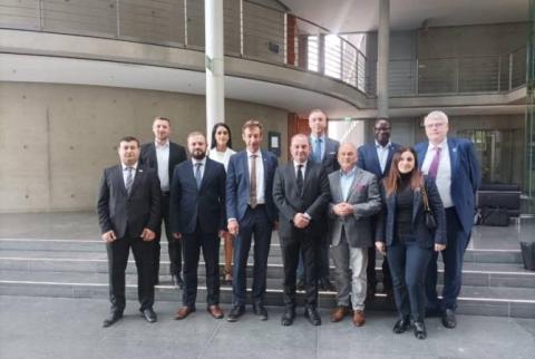 Delegación de Asamblea Nacional presentó a miembros del Bundestag cuestiones de deportación forzosa de Nagorno Karabaj