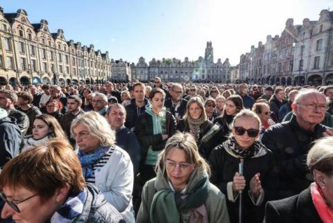 Учеников лицея во Франции, где был убит учитель, эвакуировали после угрозы взрыва