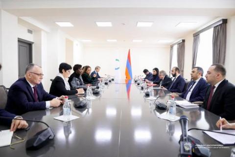 Տեղի է ունենում ԱԳ նախարար Արարատ Միրզոյանի և Ֆրանկոֆոնիայի գլխավոր քարտուղար Լուիզ Մուշիկիվաբոյի ընդլայնված կազմով հանդիպումը