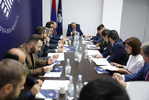 PM Pashinyan chairs Civil Contract Board meeting 