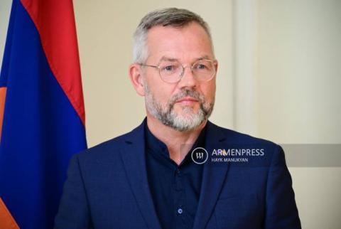 Presidente de la Comisión de Relaciones Exteriores del Bundestag alemán llegó a Armenia