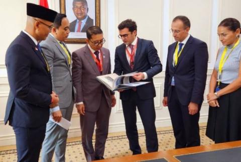 Delegación encabezada por Hakob Arshakyan se reunió con jefe de delegación de Indonesia en la Unión Interparlamentaria