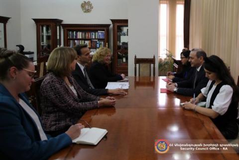 Ermenistan Güvenlik Konseyi Sekreteri ABD Dışişleri Bakanlığı Güney Avrupa ve Avrasya İşleri Yardımcısı ile görüştü