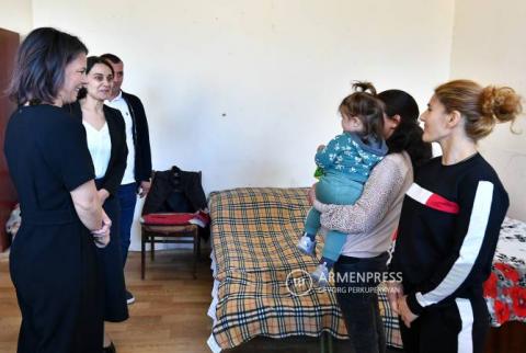 Almanya Dışişleri Bakanı Ararat'ta zorla yerinden edilmiş Artsakh sakinleriyle görüştü