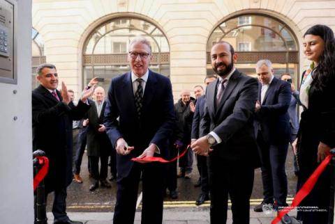 Le ministre des Affaires étrangères inaugure officiellement la nouvelle ambassade d'Arménie au Royaume-Uni
