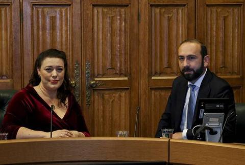 Ararat Mirzoyan, Londra'da İngiltere Parlamentosu Dış İlişkiler Komitesi Başkanı ile görüştü