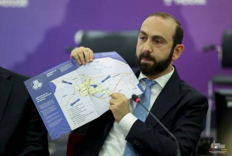 Ararat Mirzoyan presentó el proyecto "Intersección de paz" en el Instituto Real de Relaciones Internacionales de Londres