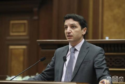 وزير المالية الأرمني يعرض برامج المساعدة لعام 2024 للنازحين قسراً من آرتساخ-ناغورنو كاراباغ