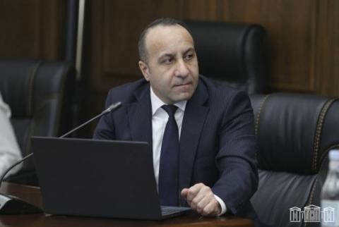 Viceministro de finanzas: Alrededor del 80% del aumento de exportaciones de Armenia a Rusia fue por reexportaciones
