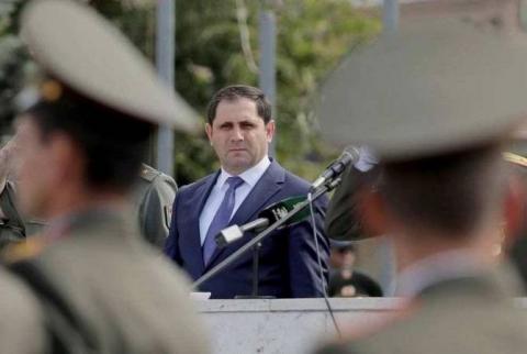 Ermenistan Savunma Bakanı resmi ziyaret için Yunanistan'a gitti