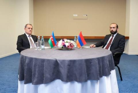 Bakü, Ermenistan ve Azerbaycan dışişleri bakanlarının Washington'da görüşme yapma teklifini kabul etti