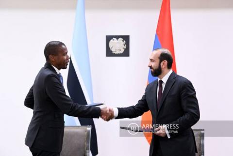 Ermenistan Cumhuriyeti ile Botsvana Cumhuriyeti arasında diplomatik ilişkiler kuruldu
