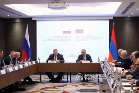 نحن وأرمينيا حليفين والمؤكد أن الديناميكية العالية لتعاوننا الحليف ترجع للحوار المكثف والموثوق-نائب رئيس الوزراء الروسي-