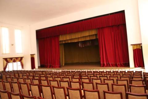 تهیه لوازم مورد نیاز برای  مدرسه هنر نوراتوس با طرح برنامه های کمکی  