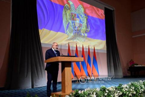 Pashinyan: La planificación estratégica del futuro de Armenia está en la ciencia y la educación