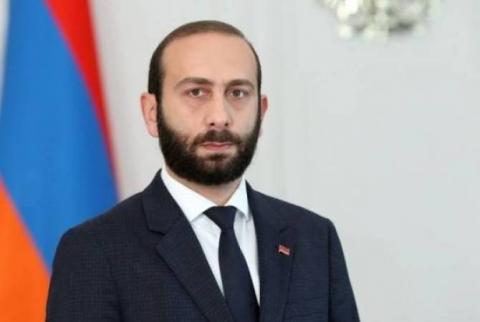 Ararat Mirzoyan expresó sus condolencias por el trágico tiroteo en la Universidad de Praga
