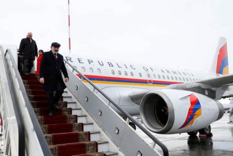 Prime Minister Nikol Pashinyan arrives in Russia
