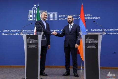 Déplacement du ministre iranien des Affaires étrangères en Arménie