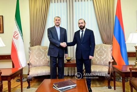 محادثة خاصة بين وزيري الخارجية الأرمني آرارات ميرزويان والإيراني حسين أمير عبد اللهيان في  الخارجية الأرمنية