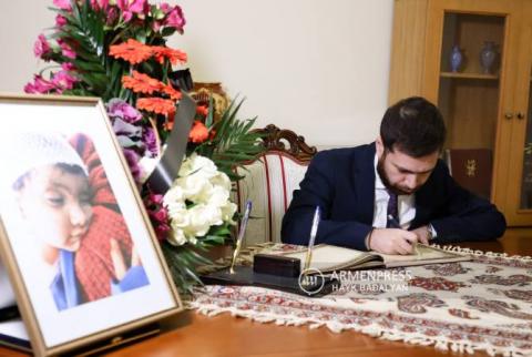 واهان قُوستانیان دربارۀ حادثه تروریستی کرمان اعلام کرد : " هرگونه اقدام تروریستی برای ارمنستان غیرقابل قبول است."