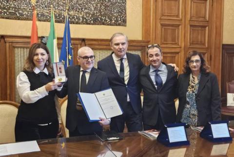 Un professeur italien récompensé par la Médaille de la gratitude pour ses contributions aux études arméniennes