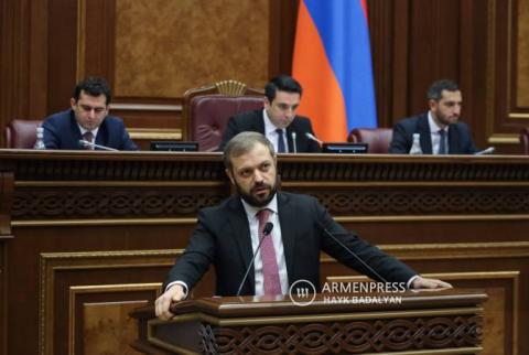 عضو مجلس ملی ارمنستان: " مرز ارمنستان و آذربایجان باید با نقشه هایی دارای مبنای قانونی تعیین شوند"