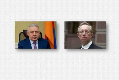 نائب وزير الخارجية الروسي يقول بلقاء مع سفير أرمينيا أنه من الضروري استئناف العمل الثلاثي بين أرمينيا روسيا وأذربيجان