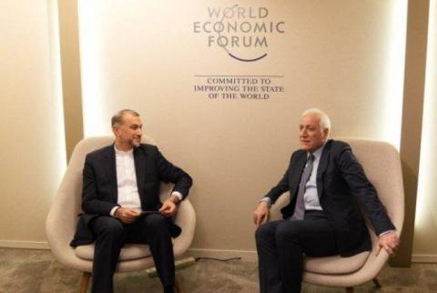 Vahagn Khatchatourian a eu un entretien avec le ministre iranien des Affaires étrangères Hossein Amir Abdollahian  