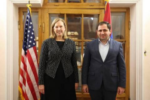 Armenian Defense Minister, U.S. Ambassador discuss cooperation and regional security 