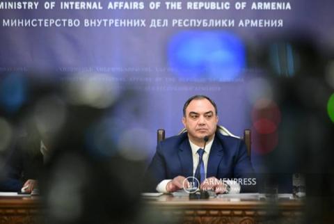 Министр призвал исключить насилие в структуре и подчиненных службах МВД