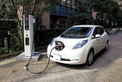 منح السيارات الكهربائية من قبل بلدية يريفان امتياز رسوم وقوف السيارات 